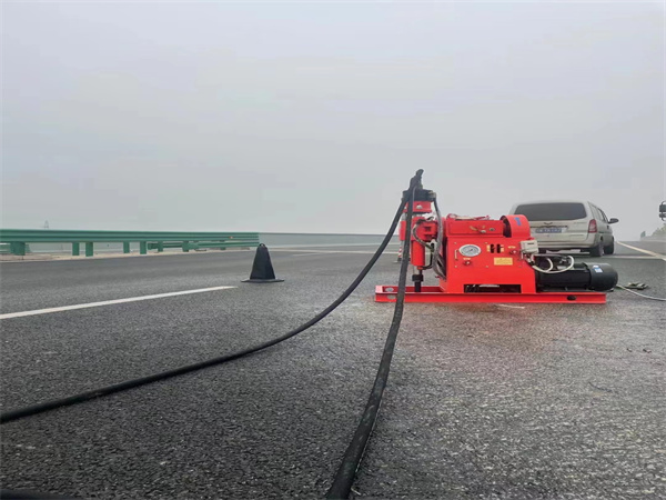 大丰镇马路路基路面开裂下沉注浆加固灌浆