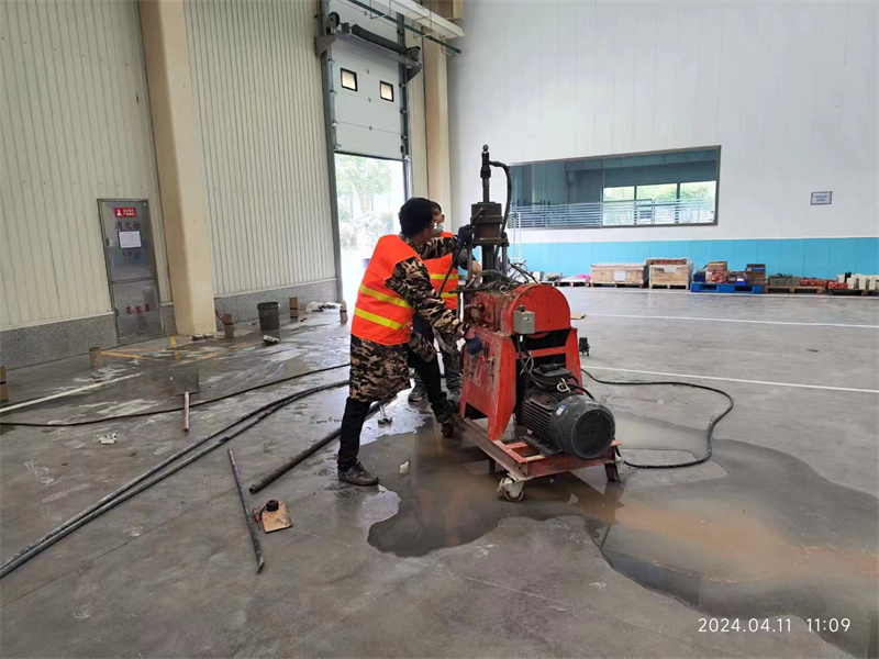 大丰镇厂房地面下沉塌陷注浆加固施工